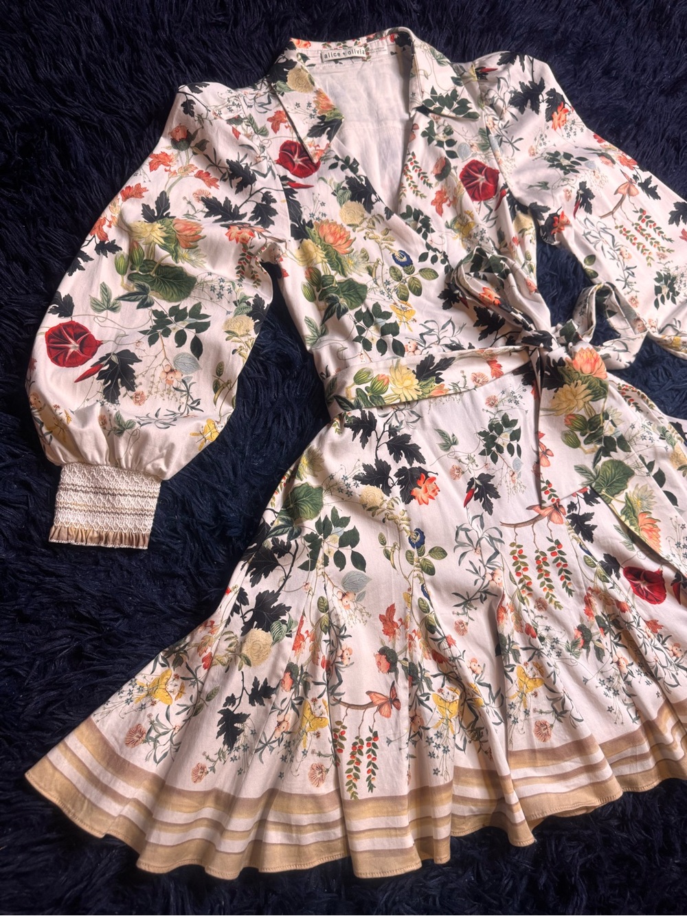 Alice + Olivia Alisa Wrap Godet A-Line Mini Dress. Size 6 - Picture 12 of 14